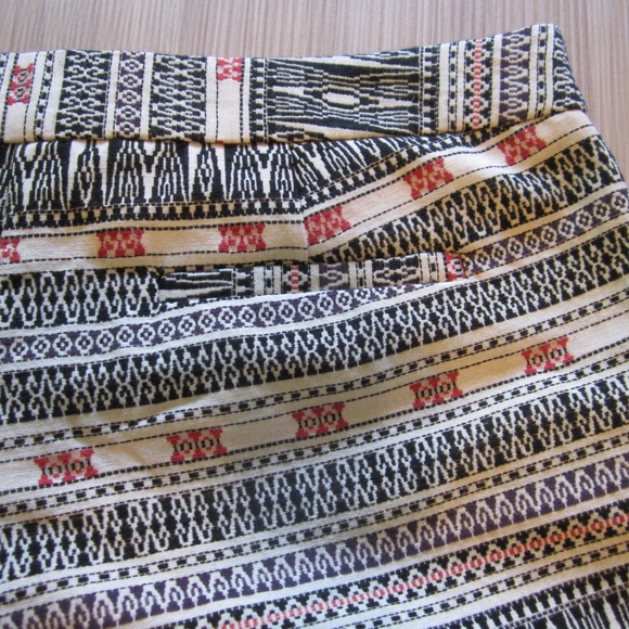 Jacqured Pattern Shorts - Picture 4 of 6